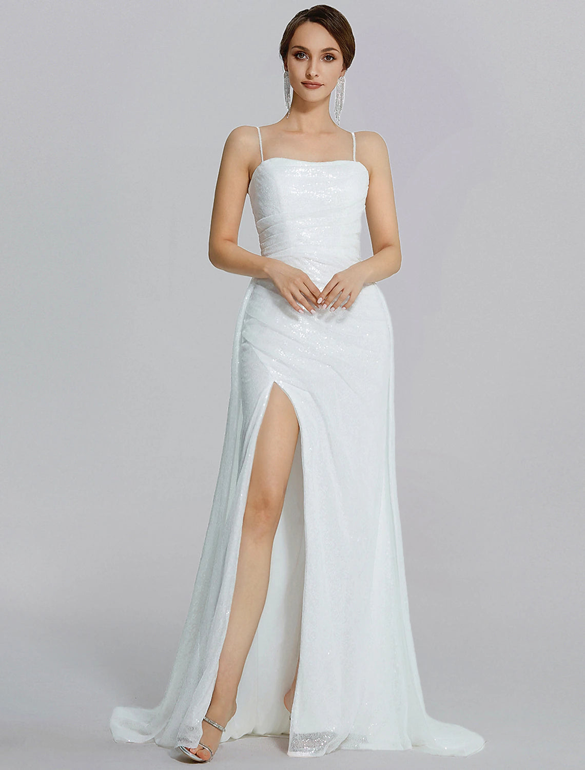 Meerjungfrau/Trompete Ballkleider Glitzerkleid Hochzeit Bodenlang Ärmellos Wasserfallausschnitt Pailletten mit gerüschtem Schlitz