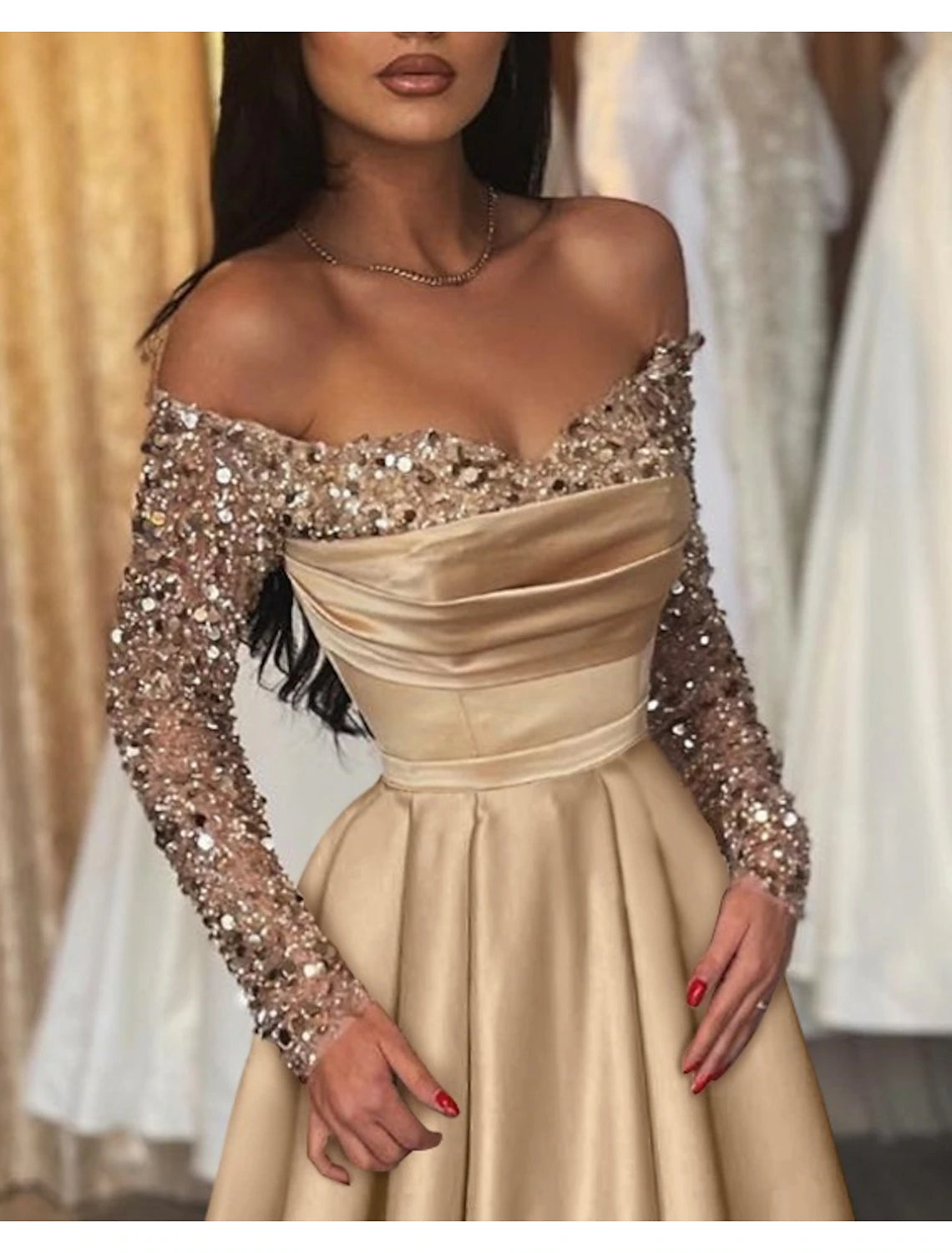 Ballkleid Partykleid Abendkleid Partykleid Heißes Kleid Verlobung Hochzeit Empfang Sweep / Brush Train 3/4 Länge Ärmel Off Shoulder Satin mit Pailletten