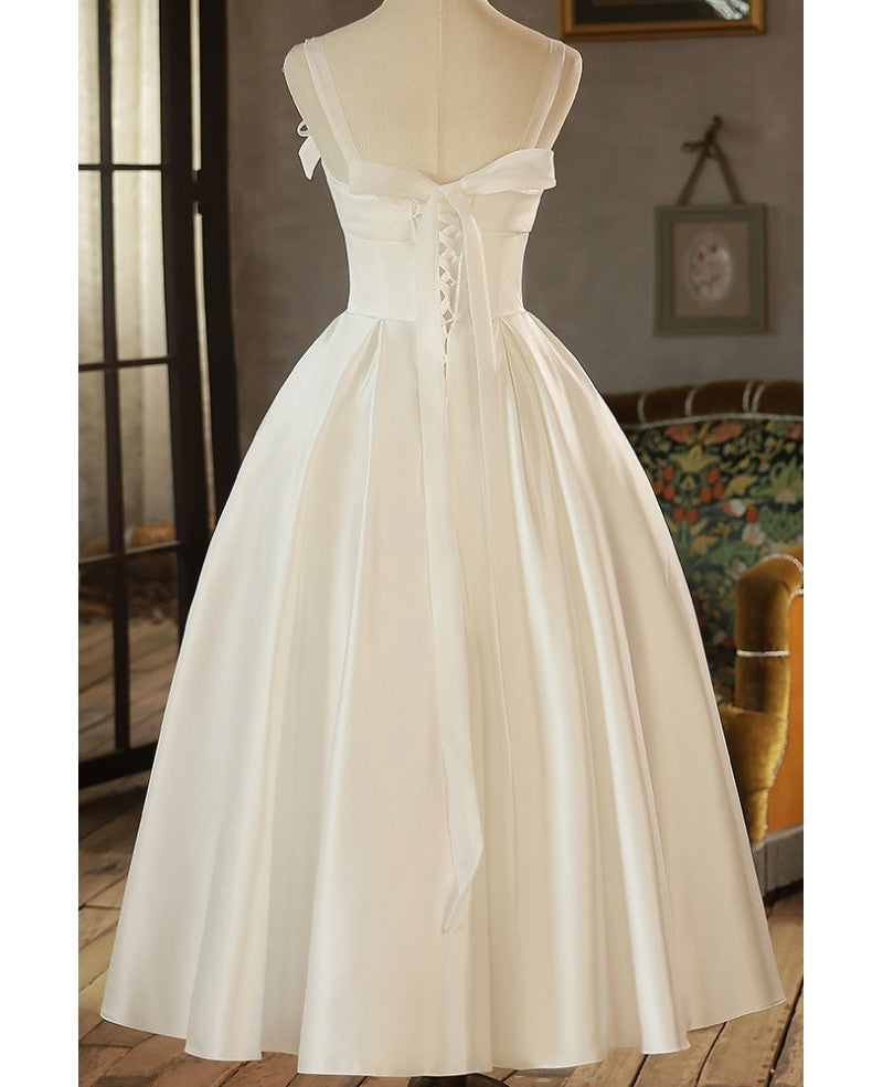 Leichtes/schlichtes elfenbeinfarbenes ärmelloses Satin-Brautkleid mit Schulterträgern
