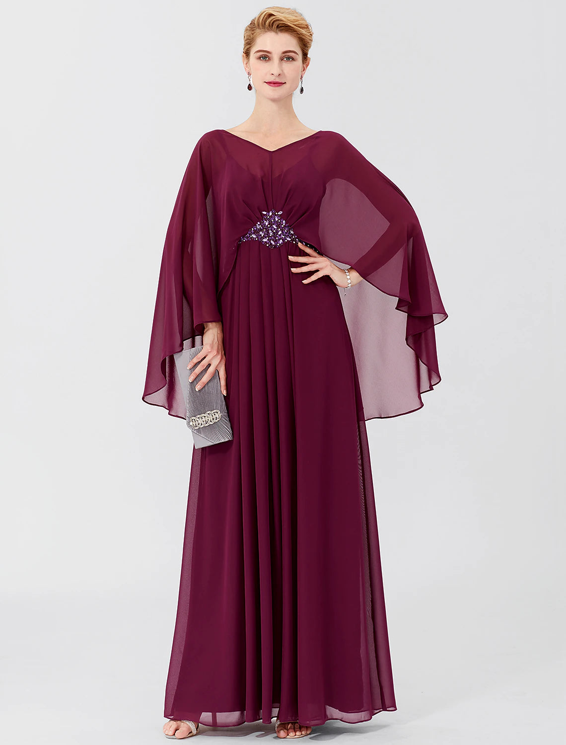 Etuikleid/Säulenkleid für die Mutter der Braut, formell, elegant, klassisch und zeitlos, elegant und luxuriös, V-Ausschnitt, bodenlang, Chiffon, lange Ärmel, mit Falten, Perlenbesatz