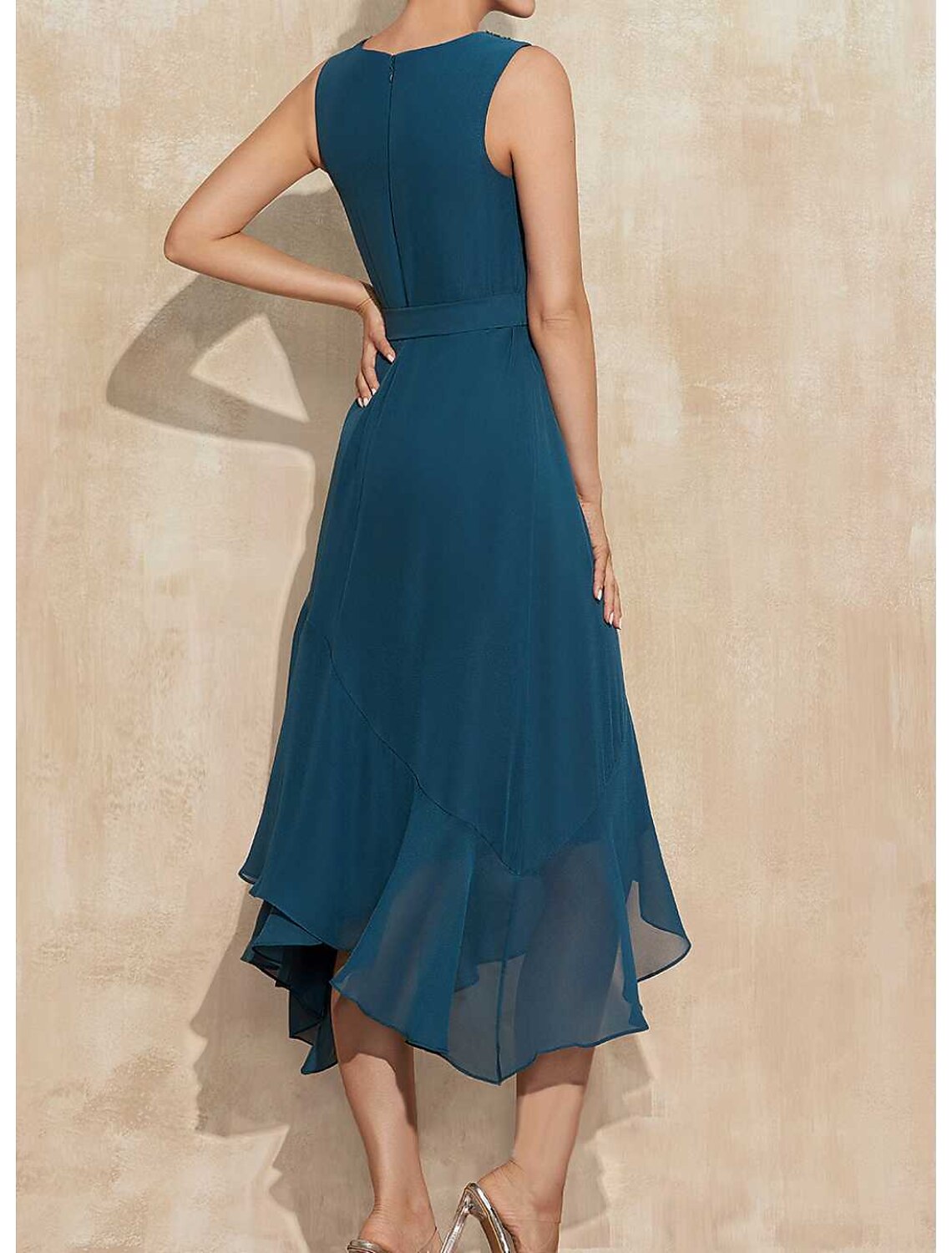 A-Linie Kleider für Hochzeitsgäste Elegantes Kleid Partykleidung Hochzeitsfeier Asymmetrisch Ärmellos Rundhals Chiffon mit Rüschen Riemchen