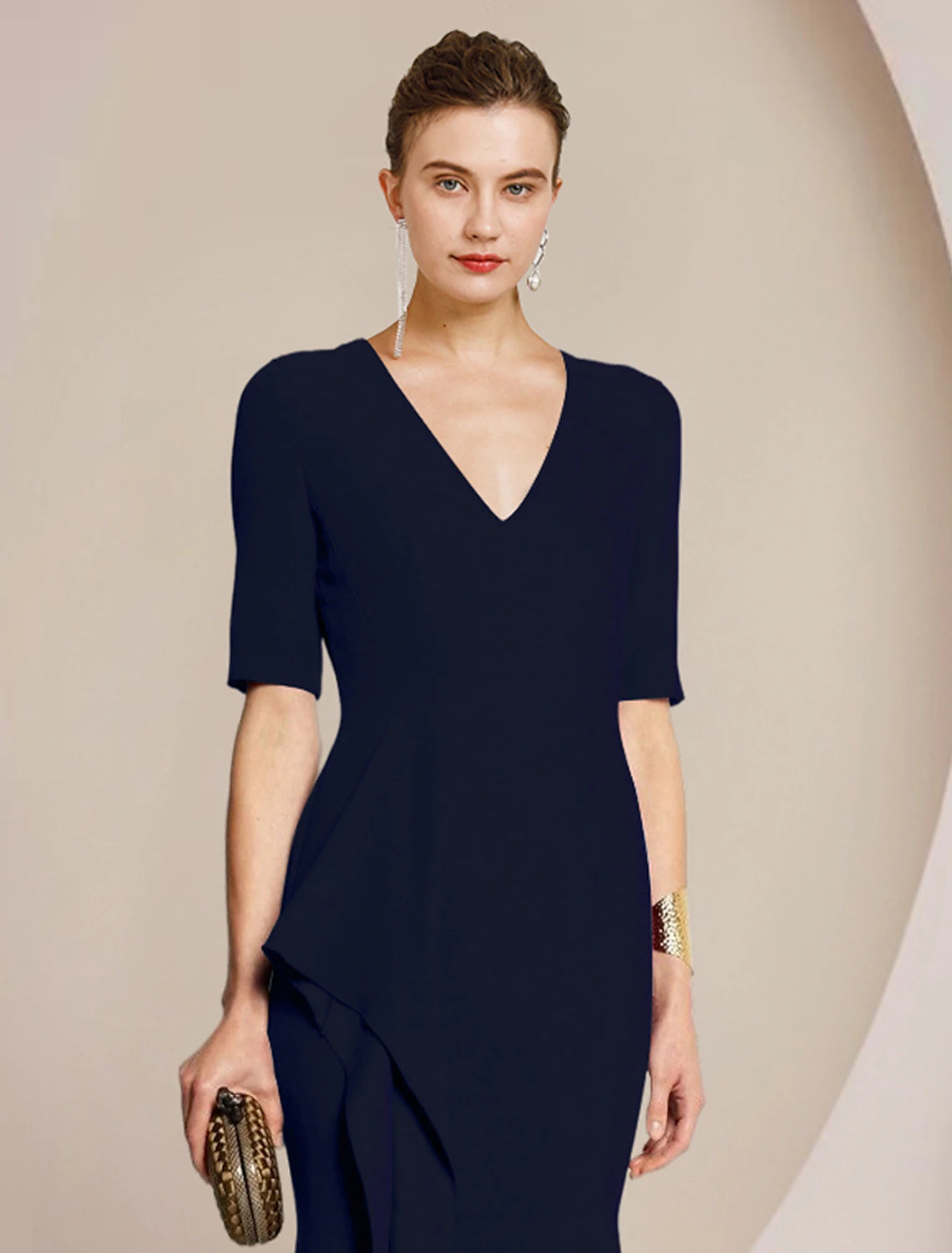 Etuikleid/Säulenkleid für die Mutter der Braut, formeller Hochzeitsgast, elegant, V-Ausschnitt, bodenlang, Satin, halbe Ärmel, mit geschlitzter Vorderseite, Rüschen