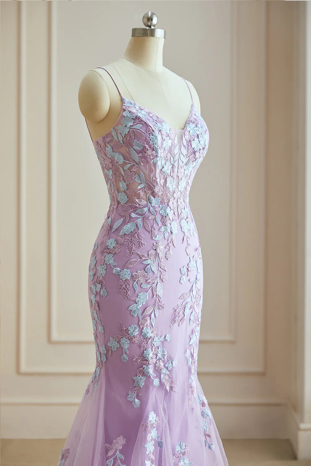 Charming Mermaid Spaghetti Straps Lace Prom Dresses With Appliques Long Evening Gown