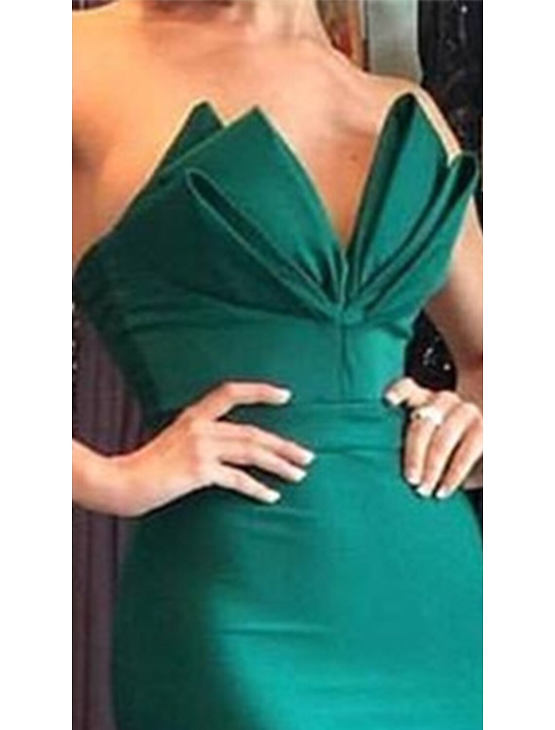 Meerjungfrau Rot Grün Kleid Abendkleid Wunderschönes Rückenkleid Formeller Abend Hofzug Ärmellos Sweetheart Matte Satin Rückenfrei mit Drapierung