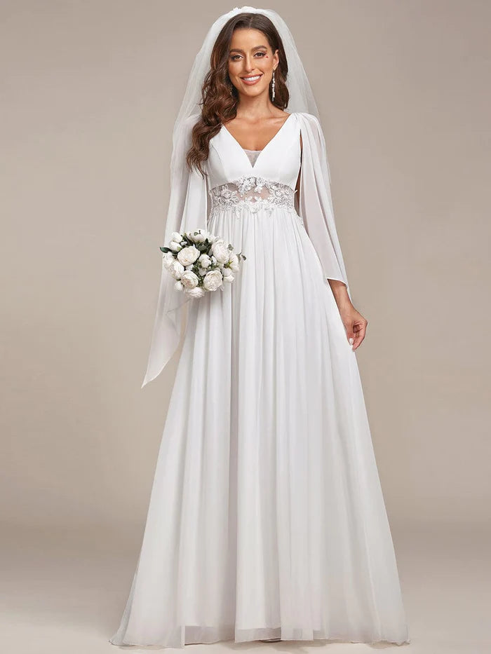Robe de mariée trapèze en dentelle illusion, col en V, manches cape 