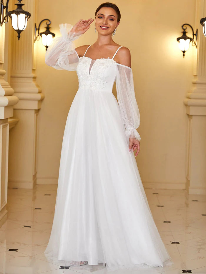 Robe de mariée bohème chic à épaules dénudées et manches lanternes 