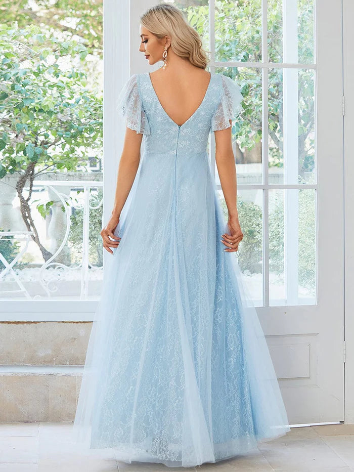 Robe de soirée longue en dentelle à double col en V et manches à volants 