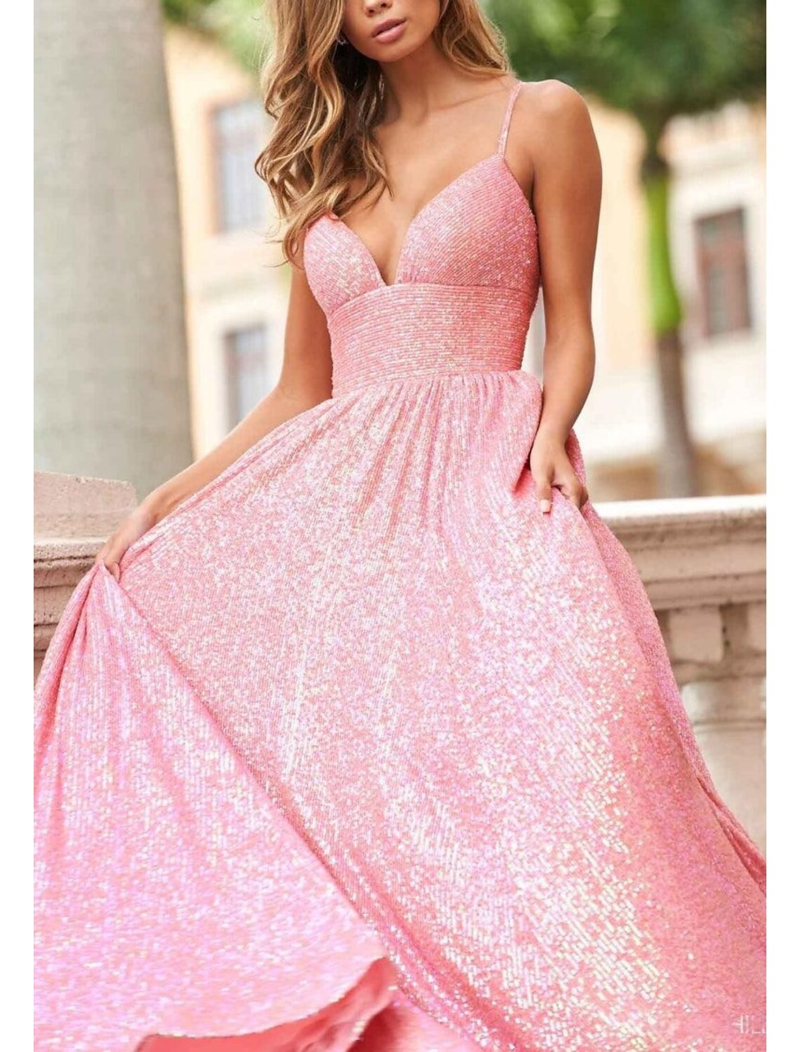 Robe de bal trapèze élégante, robe de soirée formelle, traîne courte, sans manches, bretelles spaghetti, tulle avec paillettes