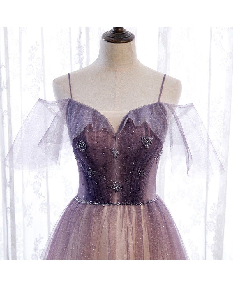 Edles, rückenfreies, bodenlanges Abendkleid in Lila und Champagner mit Farbverlauf und Schulterträgern sowie kurzen Ärmeln und Pailletten