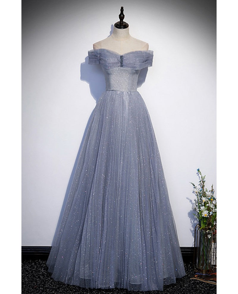 Robe de soirée élégante et noble en gaze fine brillante grise bleue à épaules dénudées, robe de soirée longue sans bretelles en forme de A, dos nu et longueur au sol
