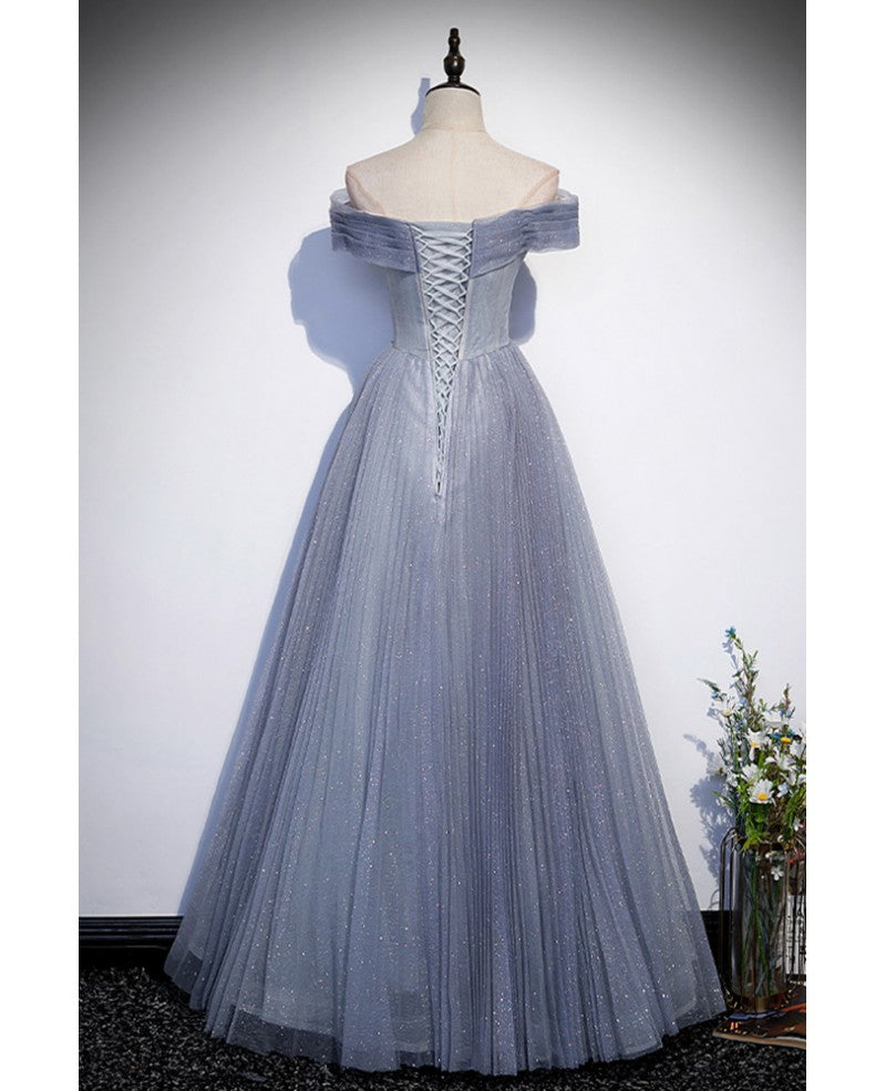 Robe de soirée élégante et noble en gaze fine brillante grise bleue à épaules dénudées, robe de soirée longue sans bretelles en forme de A, dos nu et longueur au sol