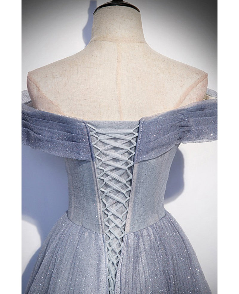 Robe de soirée élégante et noble en gaze fine brillante grise bleue à épaules dénudées, robe de soirée longue sans bretelles en forme de A, dos nu et longueur au sol