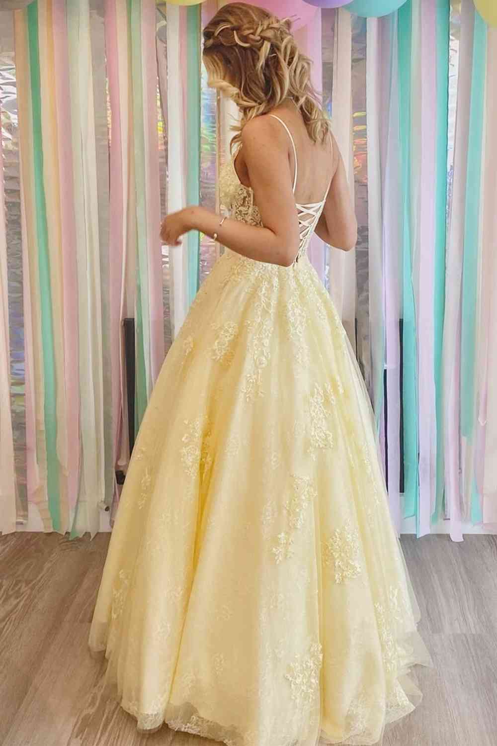 Pale Yellow Ball‑Gown V‑Neck Spaghetti‑Strap Lace‑Up‑Back Floor‑Length Prom Dress