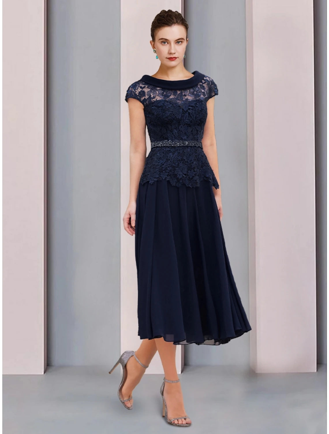 A-Linie Kleid für die Brautmutter, Hochzeitsgast, elegant, U-Ausschnitt, knielang, Chiffon, Spitze, kurze Ärmel, mit Pailletten, Rüschen, einfarbig