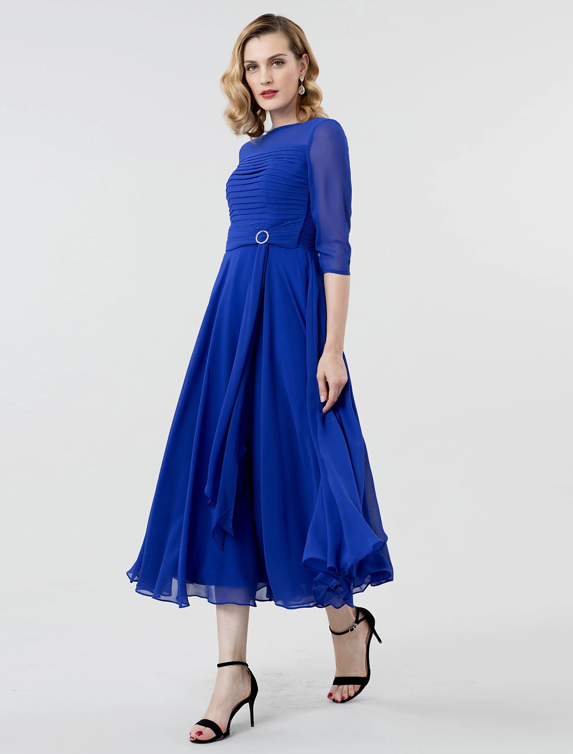 A-Linie, elegantes formelles Abendkleid für Hochzeiten und Partys, U-Boot-Ausschnitt, 3/4-Ärmel, knielang, Georgette mit gerüschter Kristallbrosche