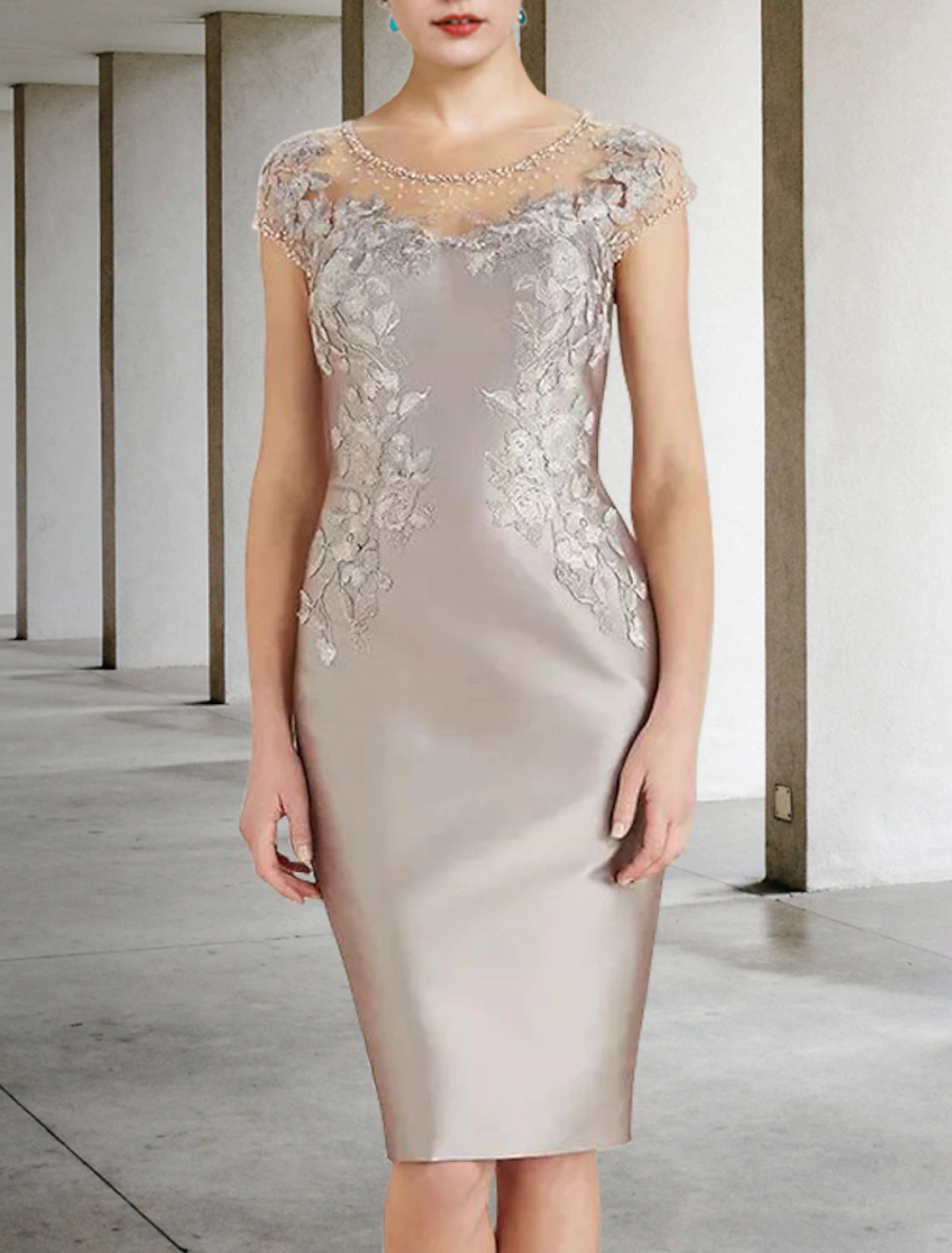 Etuikleid/Säulenkleid für die Brautmutter, Hochzeitsgast, luxuriös, elegant, Rundhalsausschnitt, knielang, Spitze, Charmeuse, Flügelärmelchen mit Perlenapplikationen, Herbst