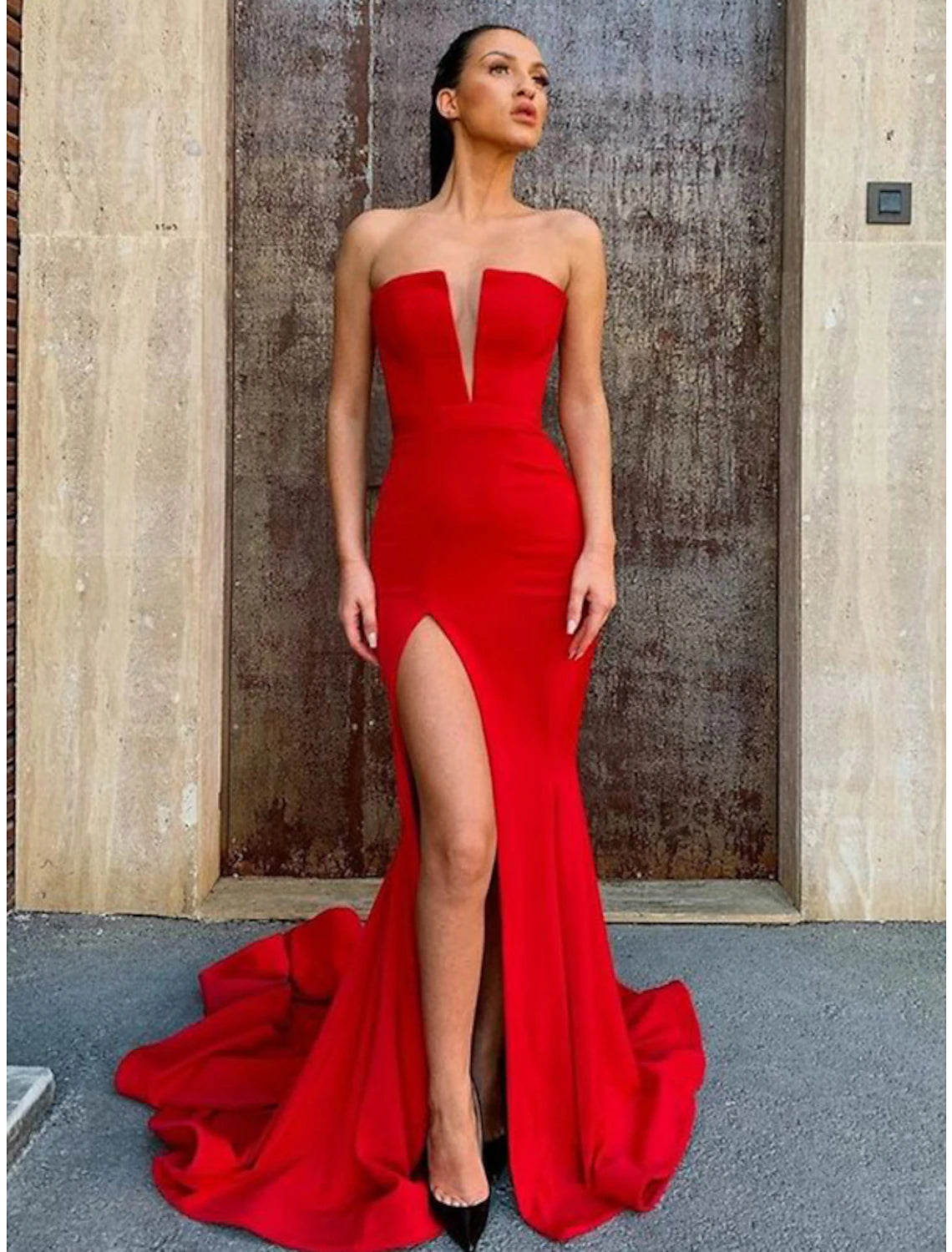 Robe de bal sirène/trompette dos nu, robe d'invitée de mariage, bal de promo, traîne, sans manches, sans bretelles, ceinture/ceinture en satin avec fente