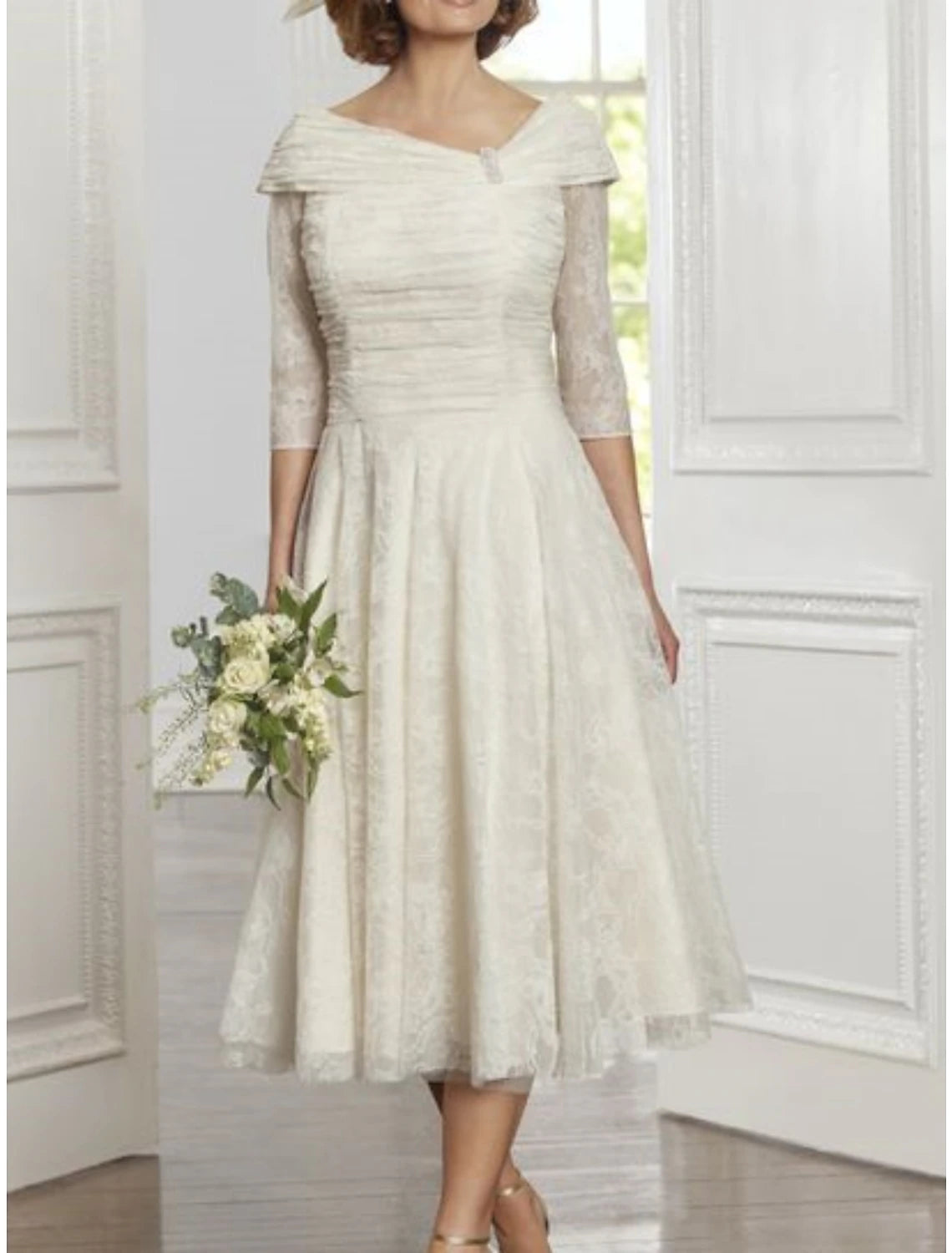 A-Linien-Kleid für die Mutter der Braut, Hochzeitsgast, elegante kleine weiße Kleider, U-Ausschnitt, teelang, Spitze, 3/4-Ärmel mit Falten, Kristallen