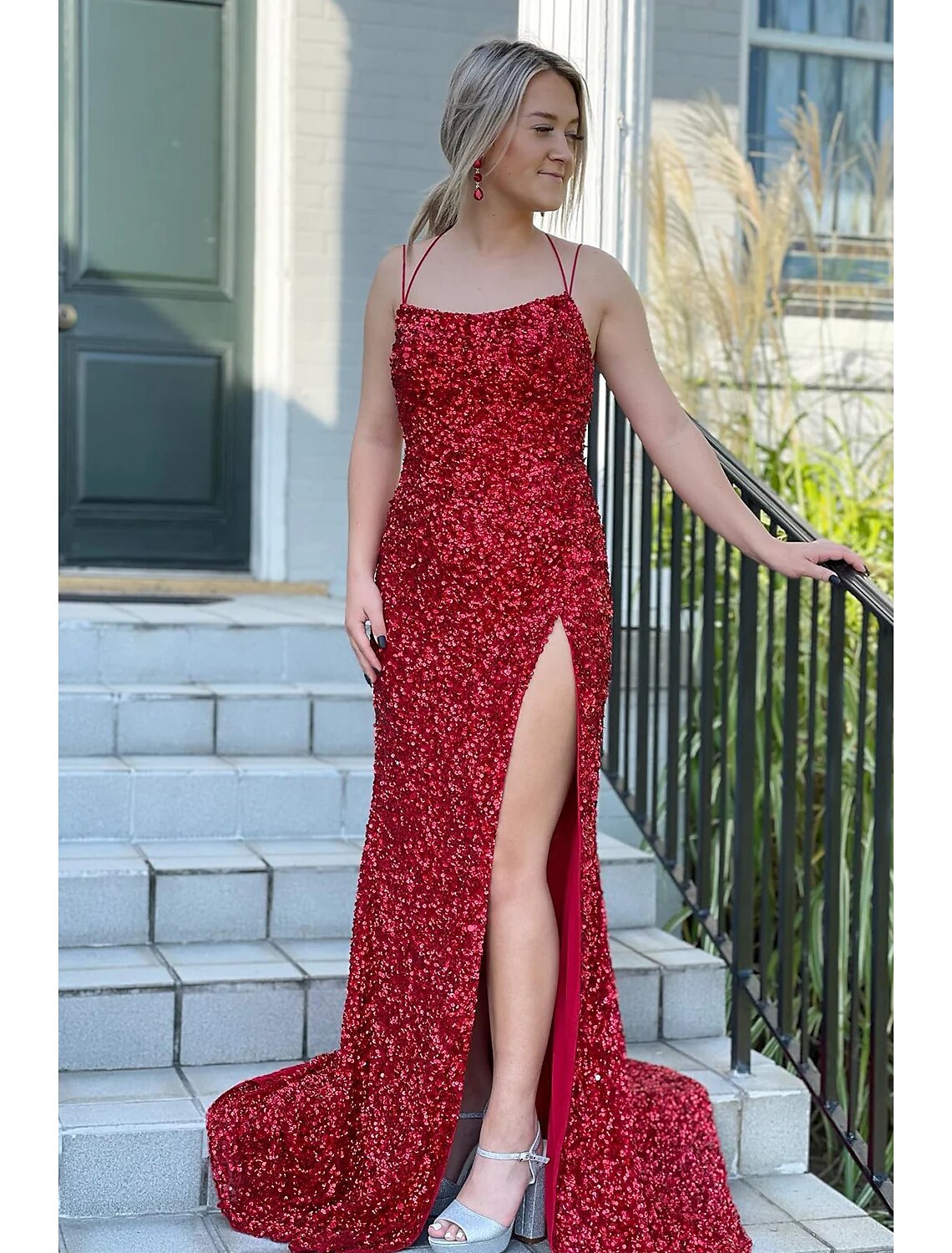 Robe de bal sirène/trompette, robe tendance, soirée de mariage formelle, traîne à balayage/pinceau, sans manches, bretelles spaghetti, dos nu pailleté avec fente à paillettes