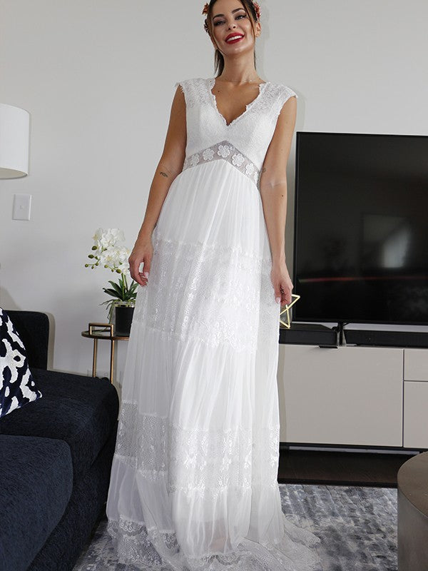 Robe de mariée trapèze/princesse, col en V, manches courtes, dentelle, froncée, longueur au sol
