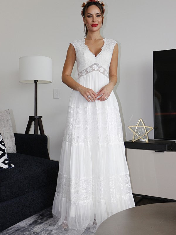 Robe de mariée trapèze/princesse, col en V, manches courtes, dentelle, froncée, longueur au sol