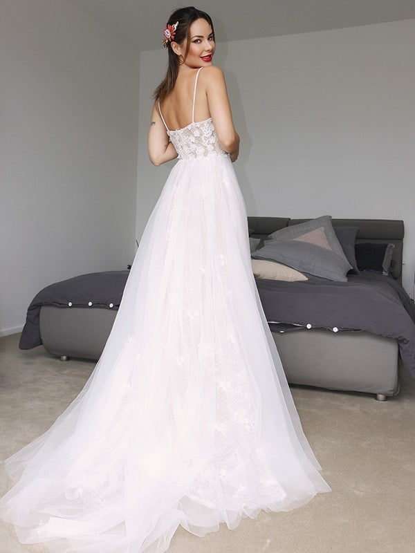 Robe de mariée trapèze/princesse en tulle, col en V, sans manches, avec traîne courte et appliques