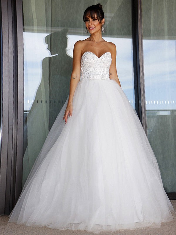 Robe de mariée en tulle, décolleté en cœur, nœud papillon, sans manches, longueur au sol
