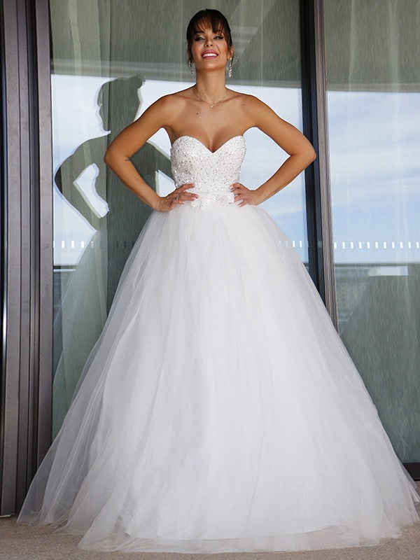Robe de mariée en tulle, décolleté en cœur, nœud papillon, sans manches, longueur au sol