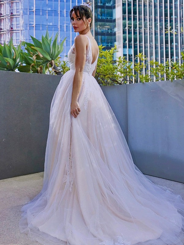 Robe de mariée trapèze/princesse en tulle, col en V, sans manches, traîne courte