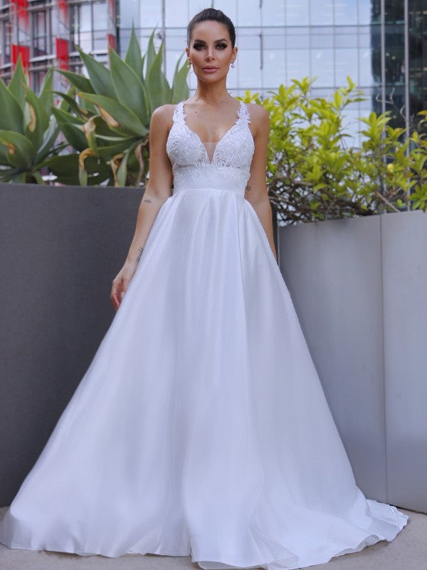 Robe de mariée trapèze/princesse, col en V, en satin, sans manches, traîne courte