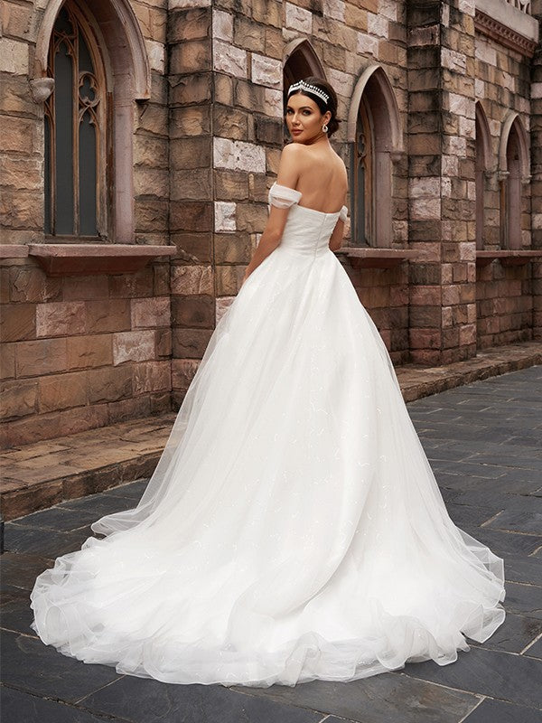 Robe de mariée trapèze/princesse en tulle, épaules dénudées, sans manches, froncée, traîne courte
