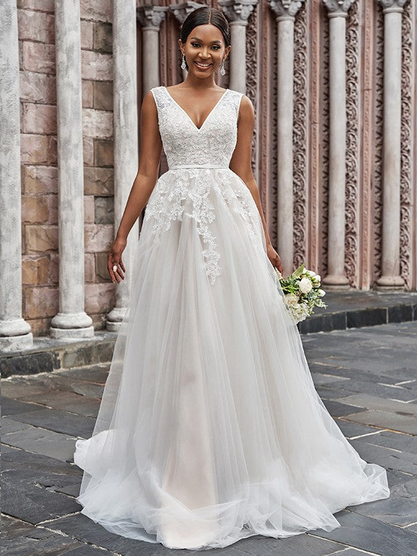 Robe de mariée trapèze/princesse, col en V, en tulle, sans manches, traîne courte