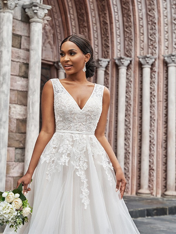 Robe de mariée trapèze/princesse, col en V, en tulle, sans manches, traîne courte
