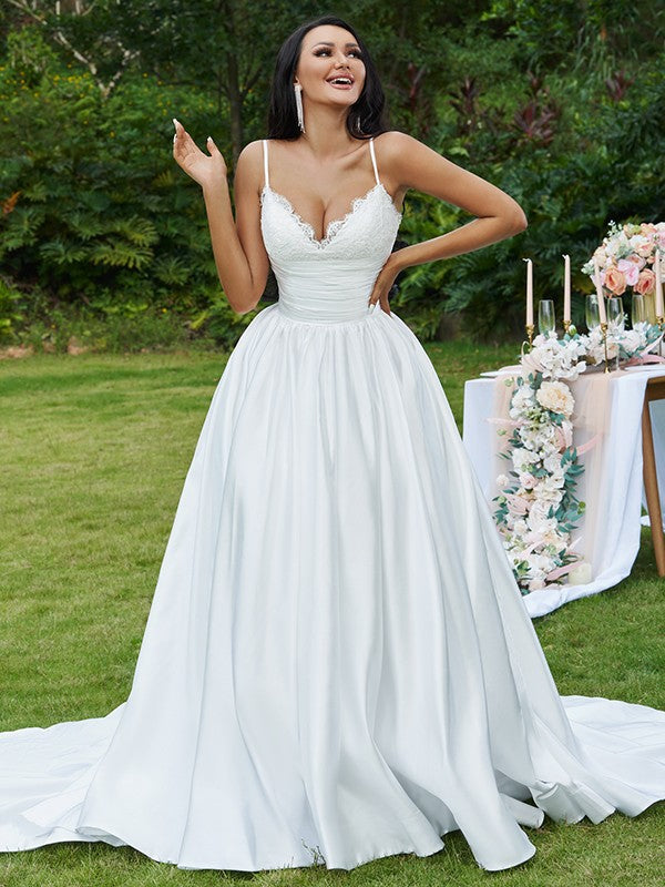 Robe de mariée en dentelle à volants, col en V, sans manches, traîne courte