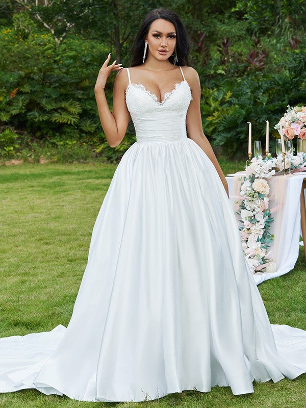 Robe de mariée en dentelle à volants, col en V, sans manches, traîne courte