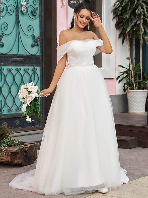 Robe de mariée trapèze/princesse en tulle à volants, épaules dénudées, sans manches, traîne courte