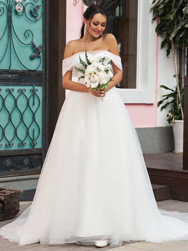 Robe de mariée trapèze/princesse en tulle à volants, épaules dénudées, sans manches, traîne courte