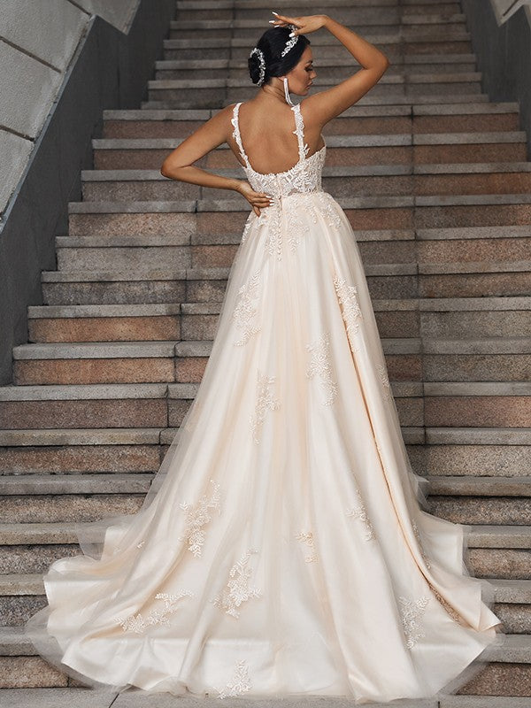Robe de mariée trapèze/princesse en tulle avec appliques et bretelles, sans manches, traîne