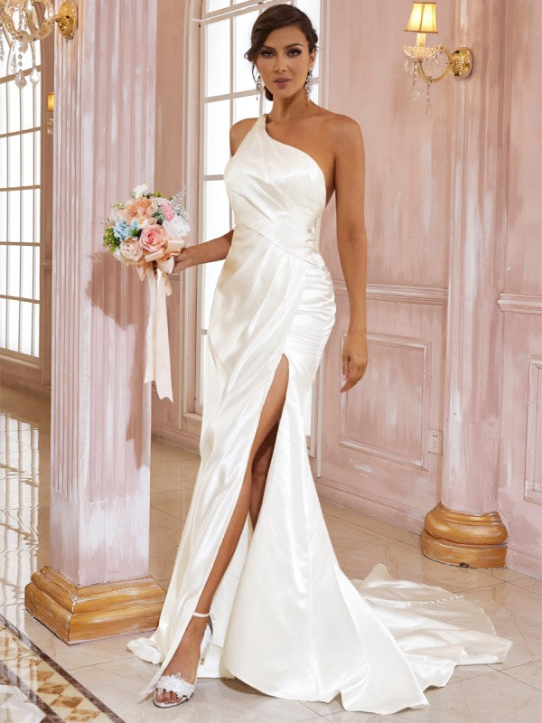Etui-Linie Satin Rüschen One-Shoulder-Träger Ärmellos Sweep/Pinsel zug Brautkleider