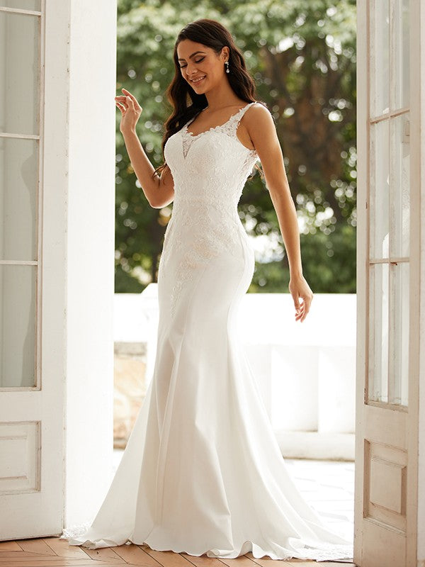 Robe de mariée fourreau/colonne en crêpe extensible, bretelles en dentelle, sans manches, traîne courte