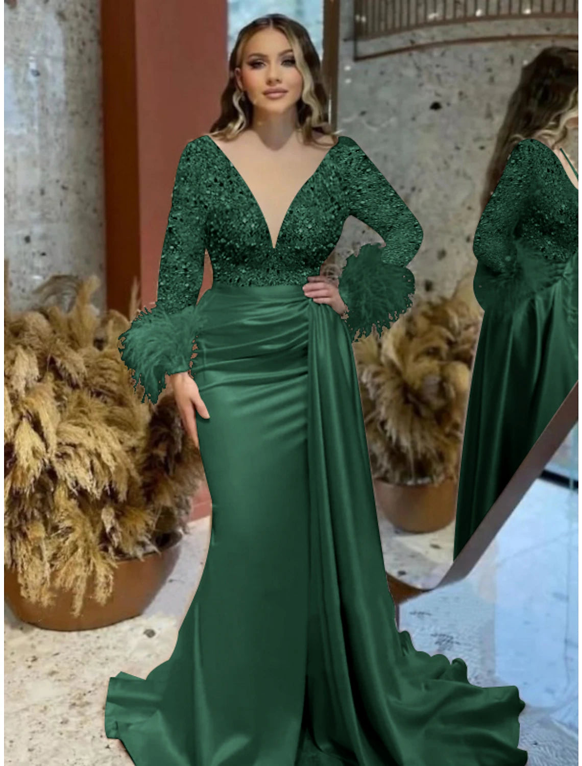 Meerjungfrau/Trompete Abendkleid Elegantes Kleid Formale Hochzeit Hofschleppe Langarm V-Ausschnitt Satin mit Feder Glitzer Gerüscht