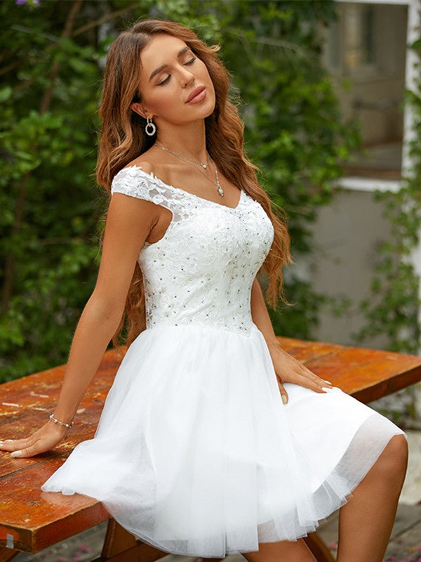 Robe trapèze/princesse en tulle et dentelle, col en V, sans manches, courte/mini