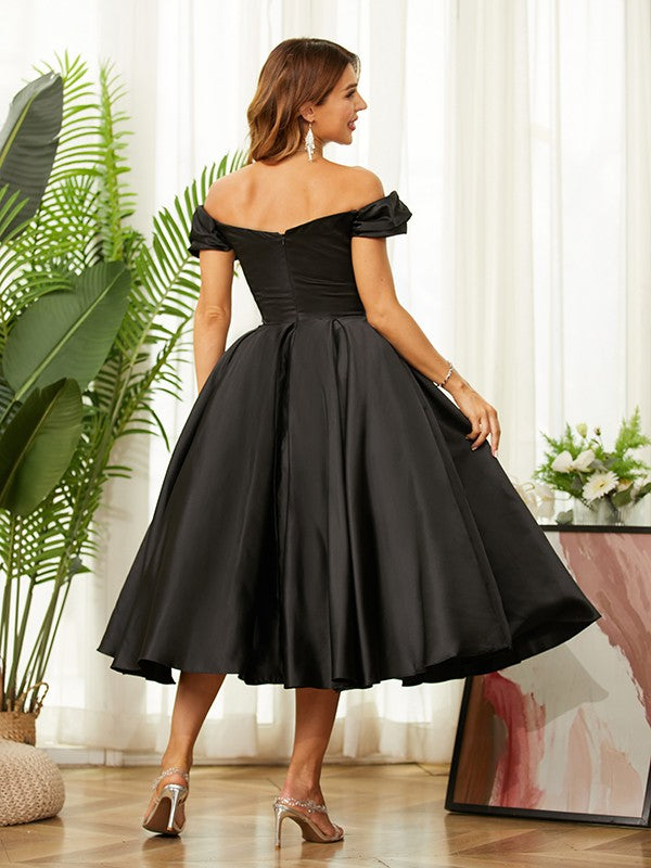 A-Linie/Princess-Linie Satin Rüschen Off-the-Shoulder-Träger Ärmellos Wadenlang Kleider