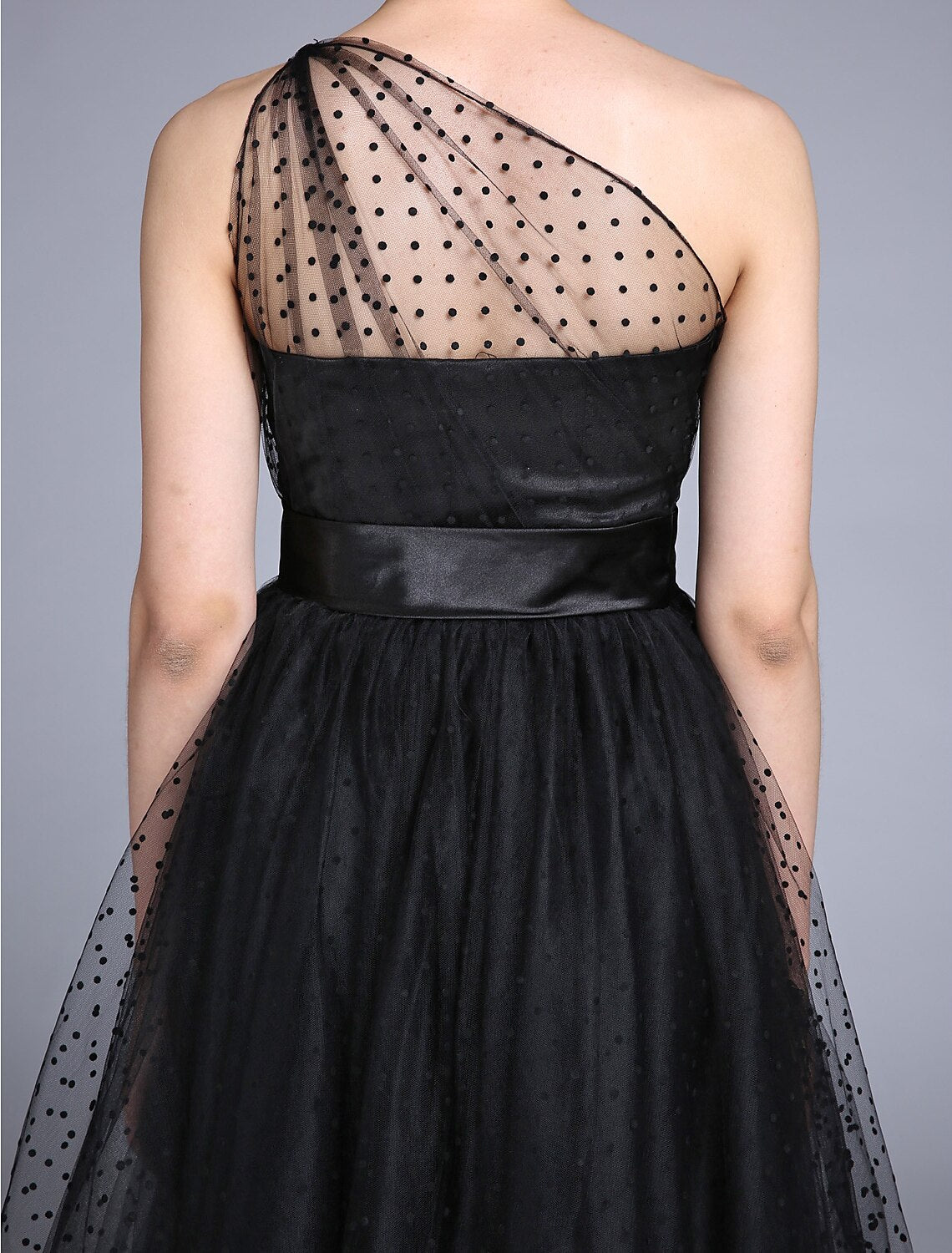 A-Linie Cocktailkleid Schwarz Vintage Kleid Halloween Knöchellang Ärmellos Eine Schulter Wednesday Addams Family Tüll mit Falten Muster/Druck