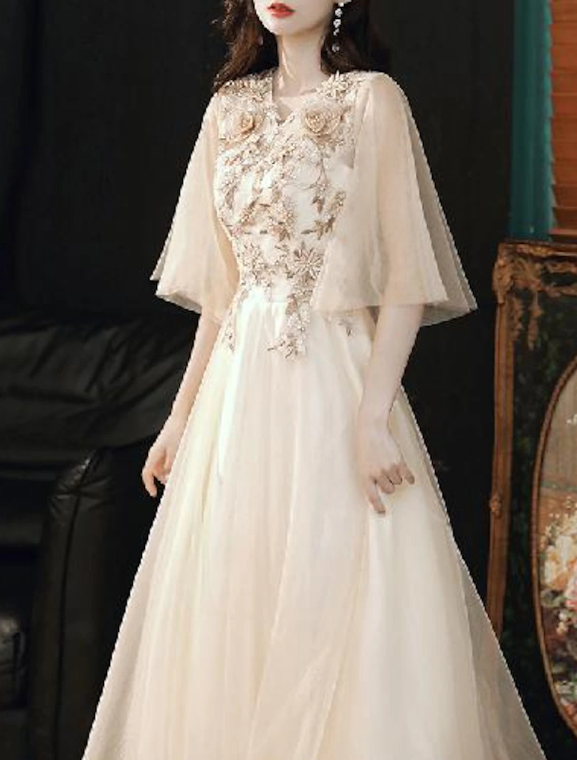 Robe de bal trapèze mignonne, robe de Saint-Valentin, longueur au sol, manches mi-longues, col en V, tulle avec appliques de perles