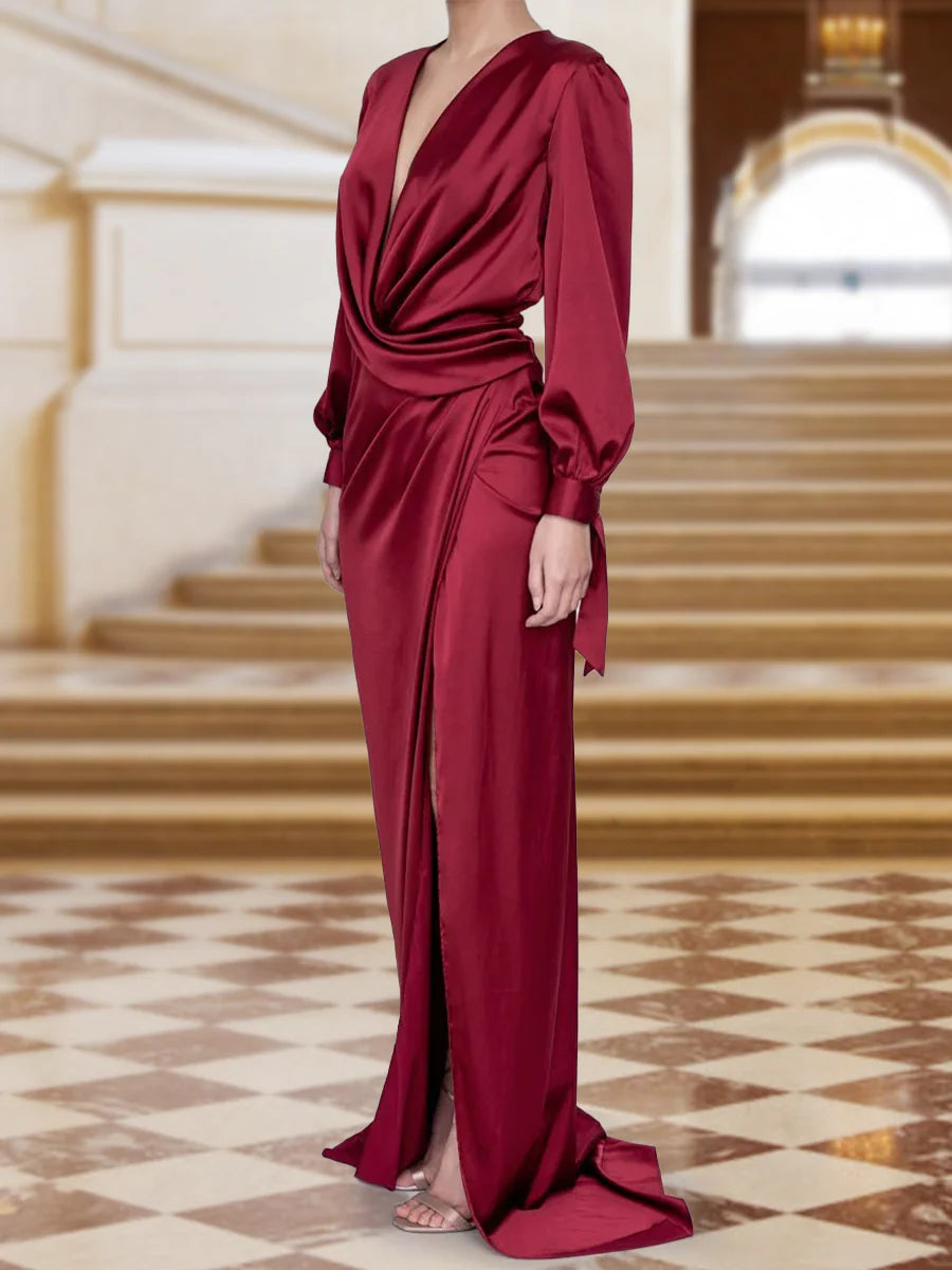 Eng anliegendes/kreuzförmiges, langärmliges Plissee-Wickelkleid mit V-Ausschnitt und Schlitz für ein gleichmäßiges Kleid