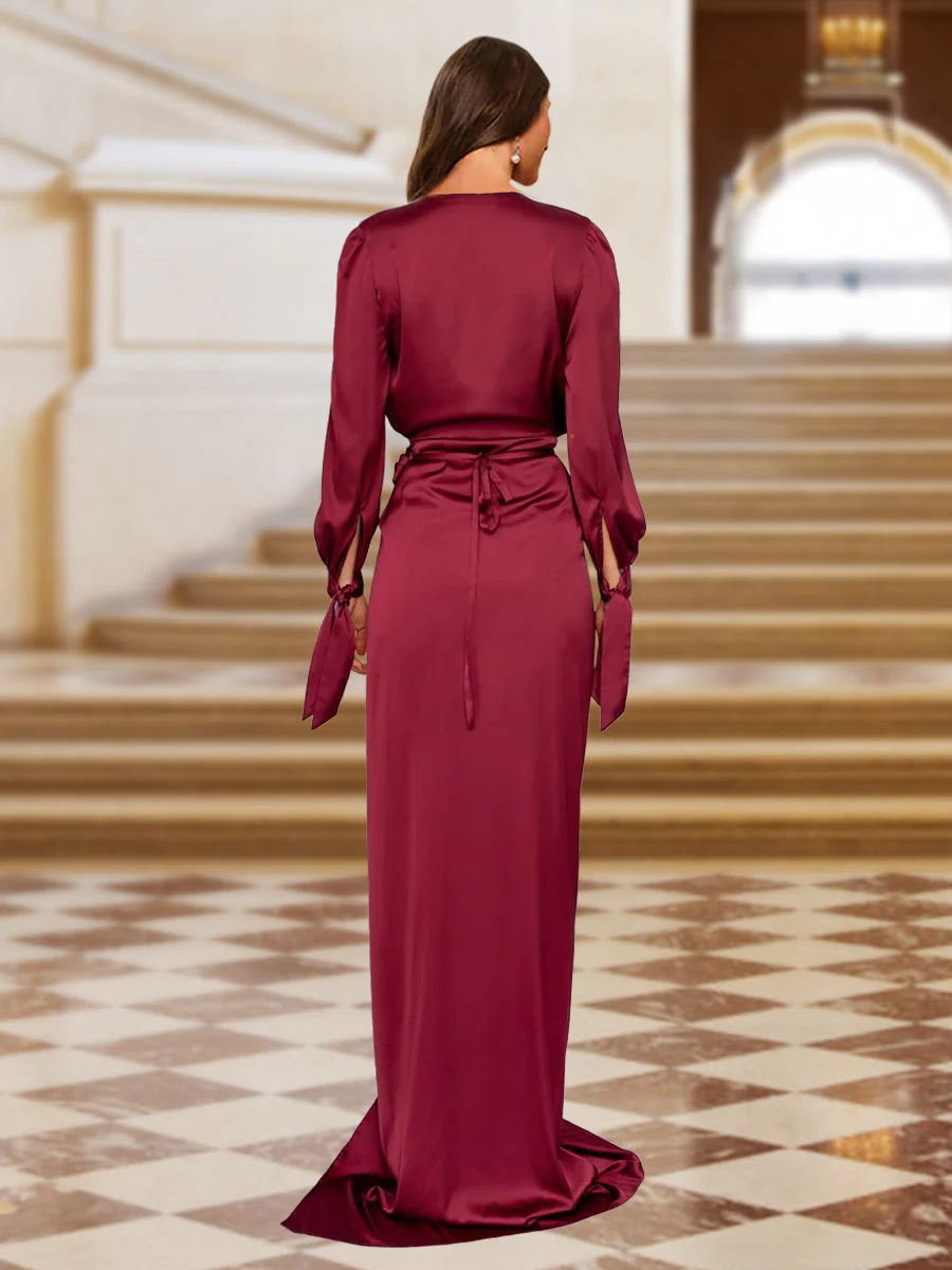 Eng anliegendes/kreuzförmiges, langärmliges Plissee-Wickelkleid mit V-Ausschnitt und Schlitz für ein gleichmäßiges Kleid