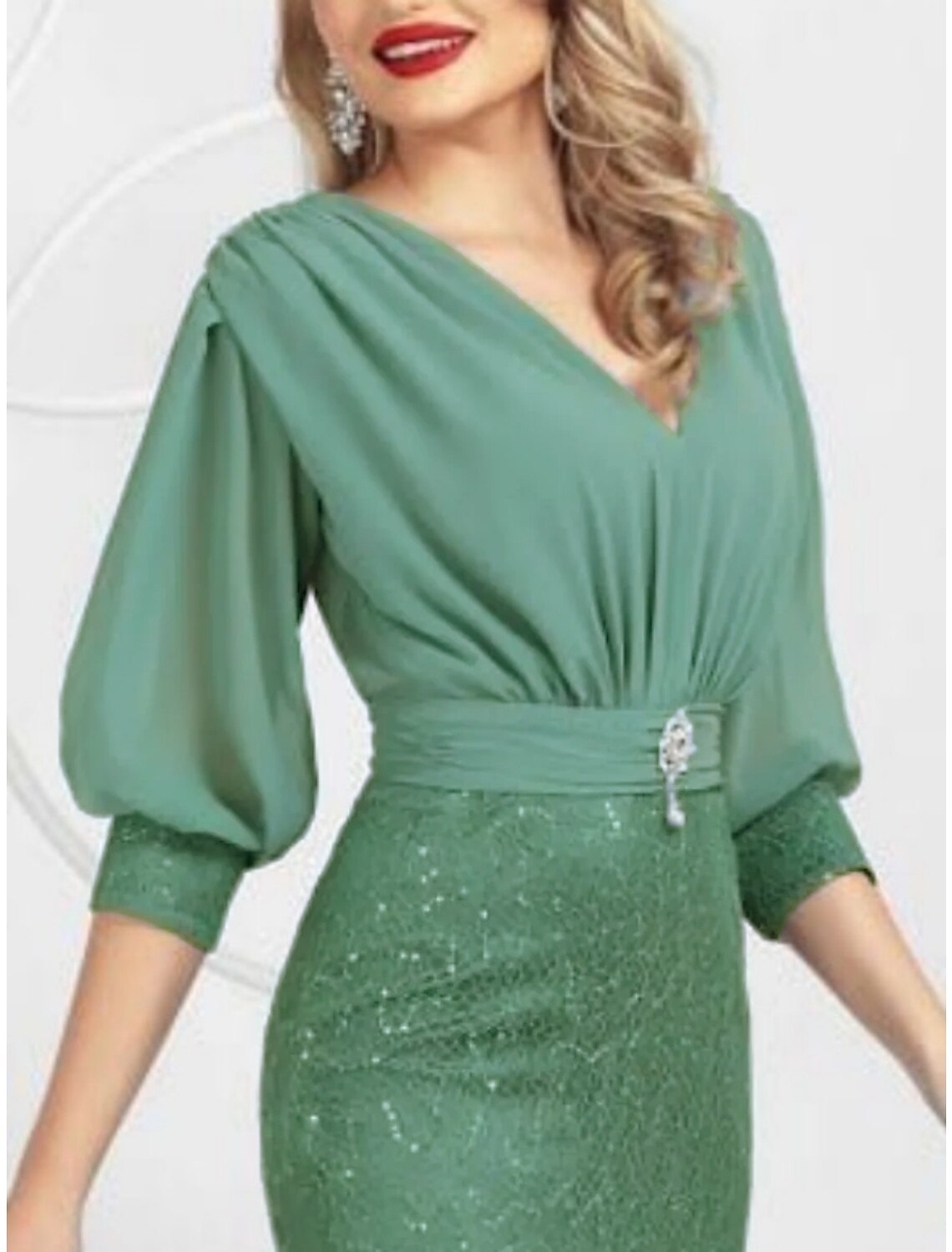 Etuikleid/Säulenkleid für die Mutter der Braut, Hochzeitsgast, elegante Party, V-Ausschnitt, knielang, Chiffon, Spitze, halbe Ärmel mit Pailletten, Schlitz vorne, Kristallbrosche