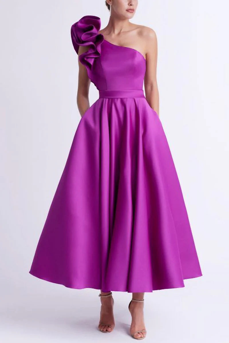 Robe de mère de la mariée en satin en forme de A, à une épaule, à volants et à poches