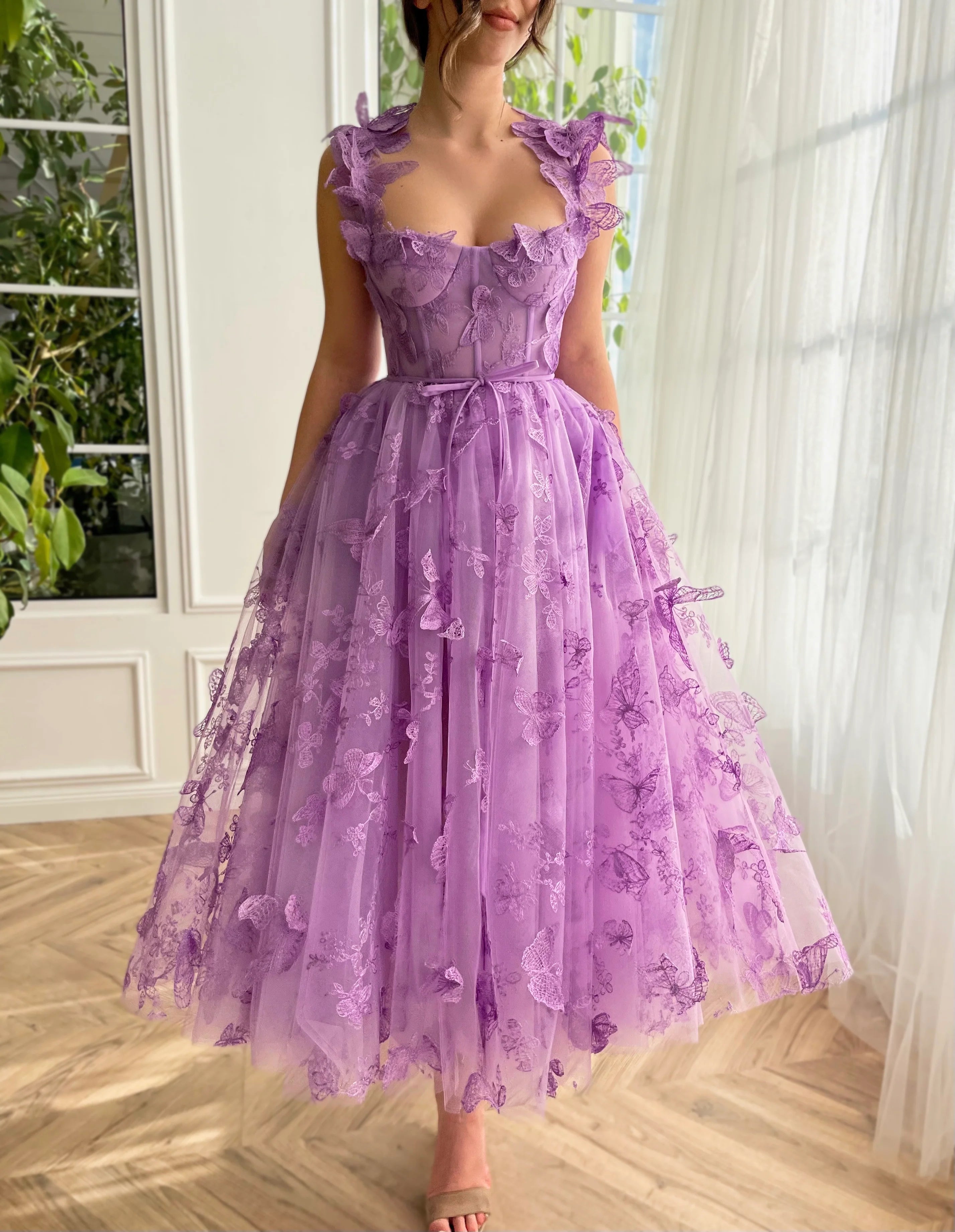 Robe de bal longue en tulle avec appliques en dentelle papillon 3D pour femme